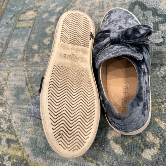 JS Slides Blue Velvet Sneaker. Sz 7.5. Great Condition - Picture 3 of 4